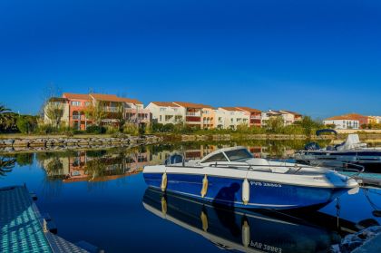 Venez découvrir en famille, Port-Barcarès et son lac marin de 7000 hectares bordé de marinas !