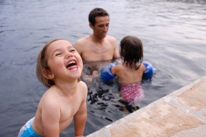 La piscine extérieure chauffée pour s'amuser en famille !